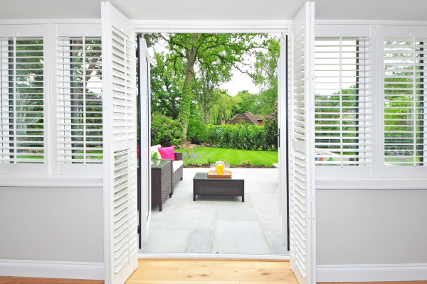 Dressing Up Your Patio Door: A Guide to Stylish Window Coverings